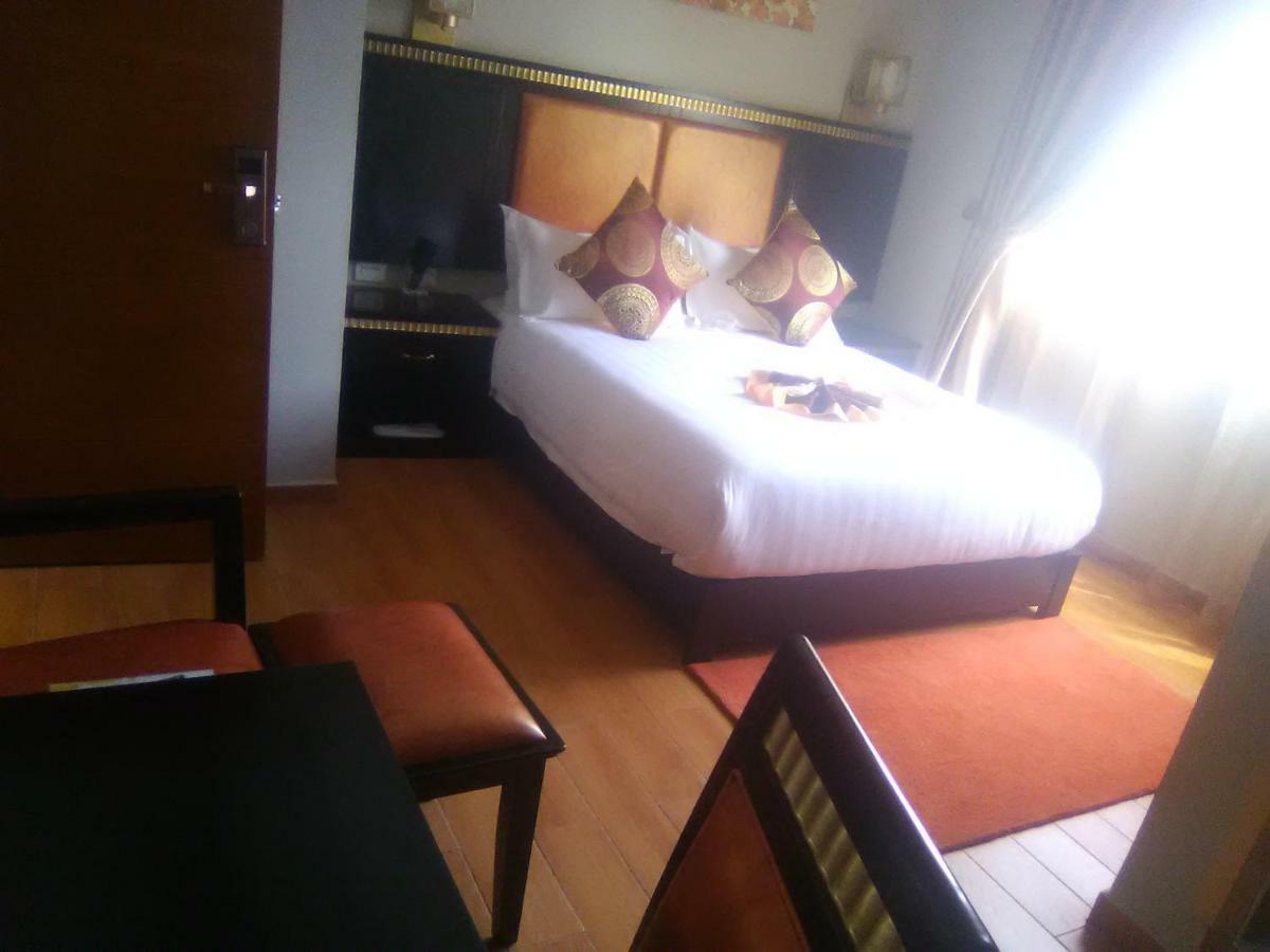 Zigzag Hotel And Spa แอดดิสอาบาบา ภายนอก รูปภาพ
